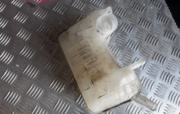 Renault Scenic II - Grand scenic II Coolant expansion tank/reservoir 8200262036