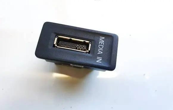 Volkswagen Golf VII USB socket connector 5G0035222A