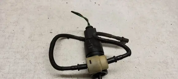 Volkswagen Golf IV Windscreen/windshield washer pump 1J0973722