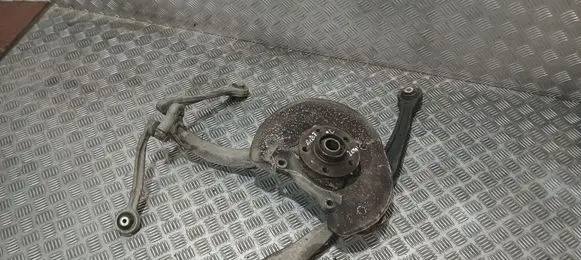 Front wheel hub spindle knuckle