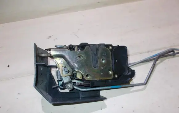 Alfa Romeo 156 Front door lock