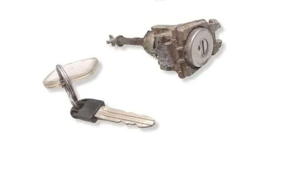 Toyota Corolla Verso E121 Front door lock (next to the handle) 