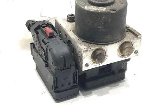 Volkswagen Golf V ABS Pump 1K0614117F