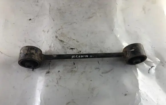 KIA Sorento Rear suspension control arm 