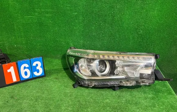 Toyota Hilux (AN120, AN130) Headlight/headlamp