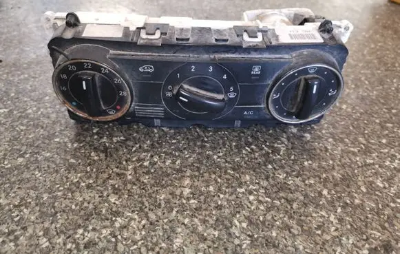Mercedes-Benz A W169 Climate control unit A1698301585