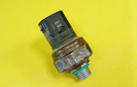 Air conditioning (A/C) pressure sensor