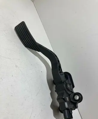 Dodge Caliber Accelerator throttle pedal bracket 04891586AB