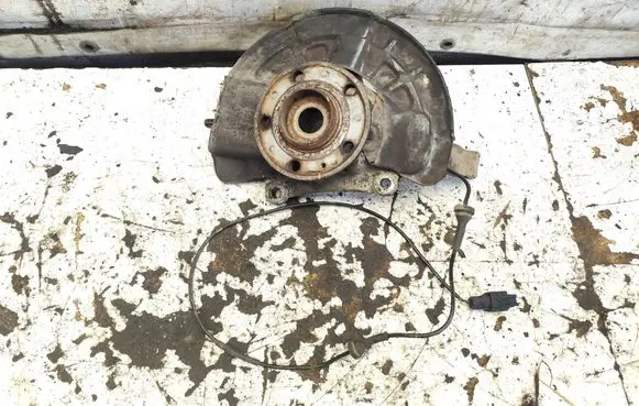 Volvo V70 Front wheel hub