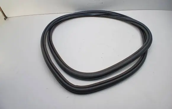 Volvo XC90 Rear door rubber seal (on body) 
