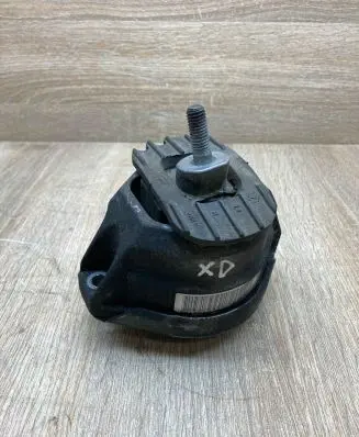BMW 5 E60 E61 Engine mounting bracket 6770642 159346
