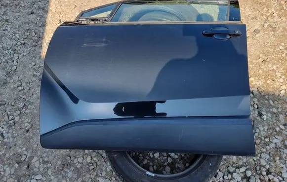 Toyota C-HR I Front door