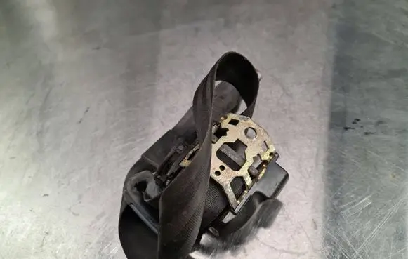 Volkswagen PASSAT B4 Front seatbelt 357857706 1433300 33300