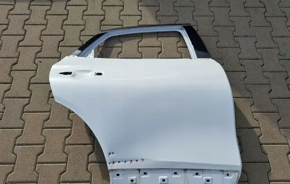 KIA Xceed Rear door