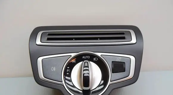 Mercedes-Benz C W205 Light switch 10079443