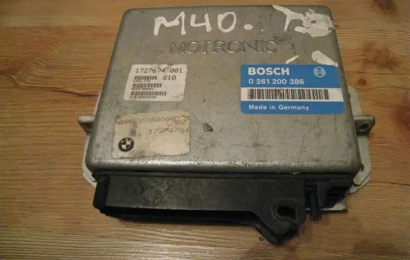 BMW 5 E34 Engine control unit/module 0261200386