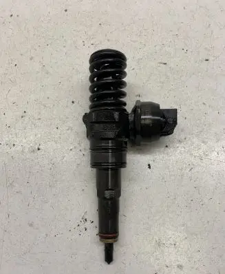 Volkswagen PASSAT B6 Fuel injector 038130073BN 0414720313