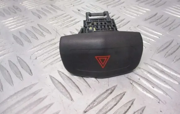 Nissan Primera Hazard warning light relay 