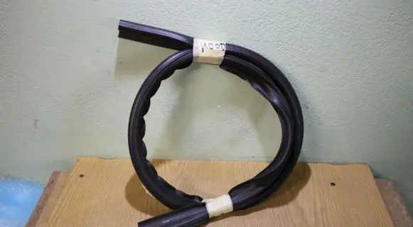 Saab 9-3 Ver2 Engine compartment rubber 12755658