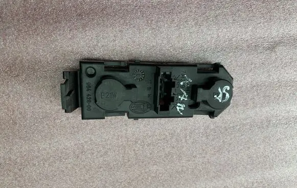 Volkswagen Sharan Tail light bulb cover holder 96442800 7M3945257A
