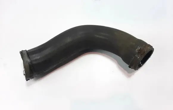 Volvo XC70 Intercooler hose/pipe 31338092