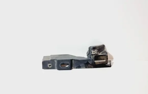 Ford Kuga I Fender mounting bracket 8V41S02477AE 8V41S02477