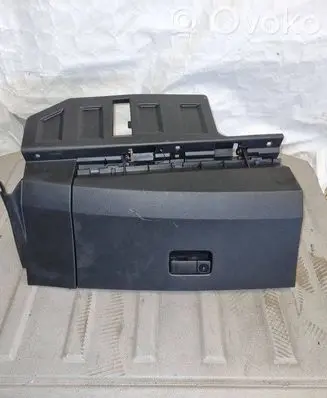 Nissan Murano Z50 Glove box 68108
