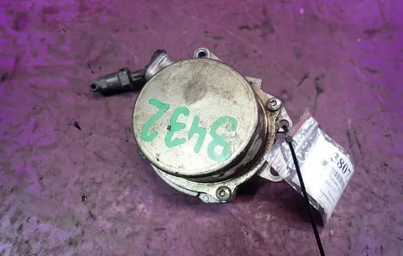 Peugeot 207 CC Vacuum pump 