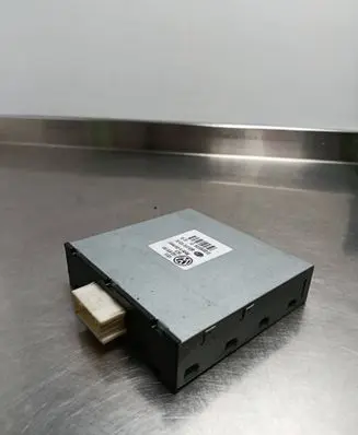 Volkswagen Golf VI Power management control unit 1K0919041 8ES01015300 0128350729