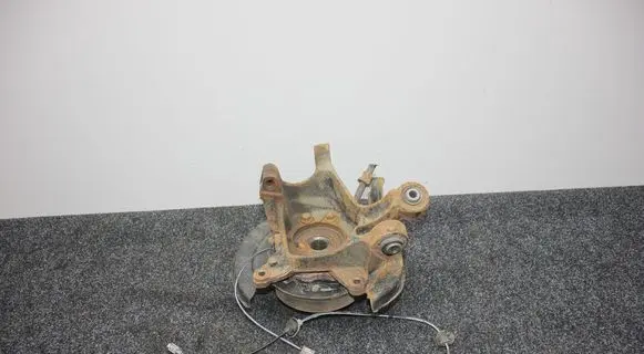 Subaru Forester SJ Rear wheel hub 000000