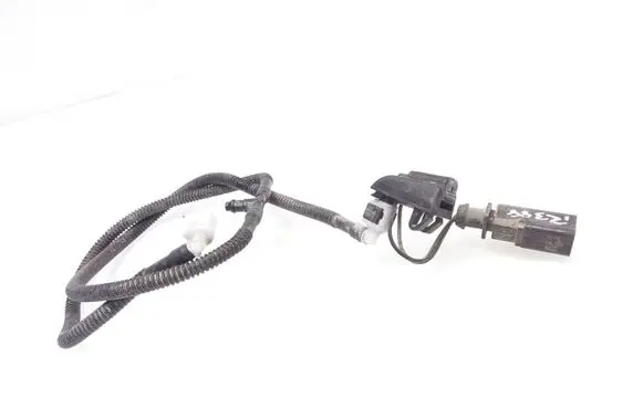 Skoda Octavia Mk3 (5E) Windshield washer spray nozzle 1Z0955986