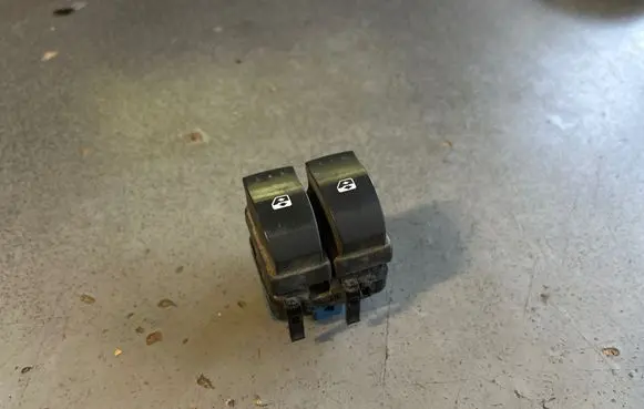 Renault Master III Electric window control switch 108269C 2296141