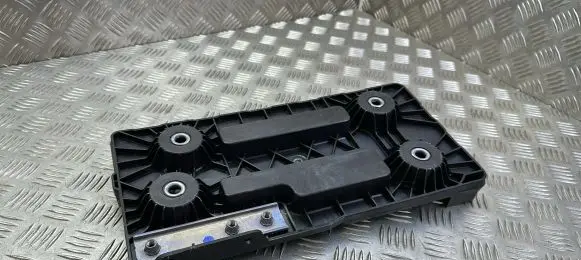 Volkswagen PASSAT B8 Battery tray 3Q0804869