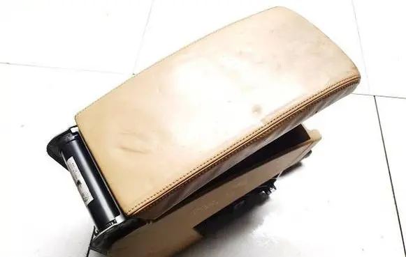 Volkswagen PASSAT B6 Armrest 3c0863319s