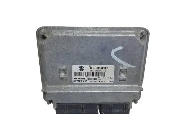 Skoda Fabia Mk1 (6Y) Engine control unit/module ECU 03E906033F 5WP4012607