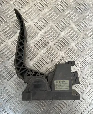 Mercedes-Benz Vito Viano W639 Accelerator throttle pedal 0281002561 A6393000604