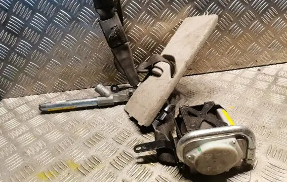 Opel Insignia A Front seatbelt 13303851