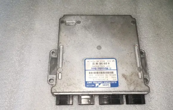 Mercedes-Benz E W210 Engine control unit/module A0195459432
