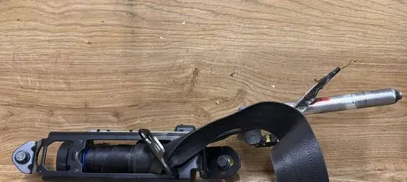 Volvo V70 Front seatbelt 30734734