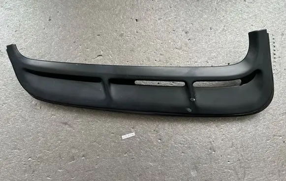 Nissan Terrano Quarter panel pressure vent 768020F000