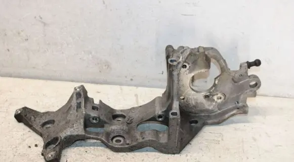 Skoda Superb B8 (3V) Generator/alternator bracket 04L903143B