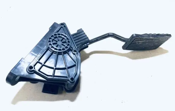 Honda CR-V Accelerator throttle pedal
