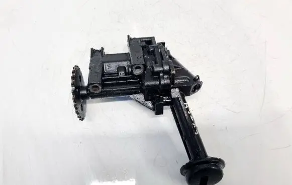 Renault Scenic I Oil pump 7700600532