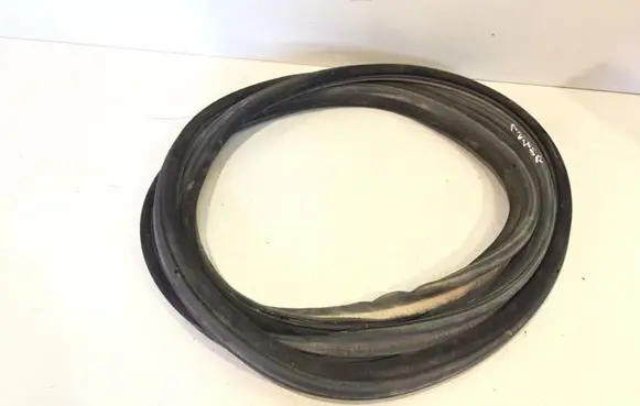 BMW 3 E46 Seal rubber (tailgate) 