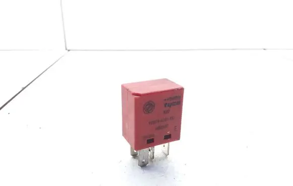 Iveco Daily 3rd gen Hazard warning light relay 46520432 V23074A1101X51
