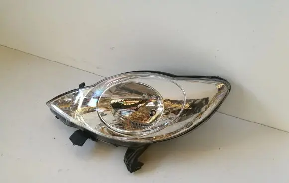 Peugeot 107 Headlight/headlamp 811500H030
