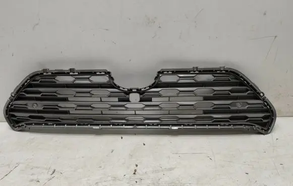 Toyota RAV 4 (XA50) Front bumper upper radiator grill 5311242190 5311242220