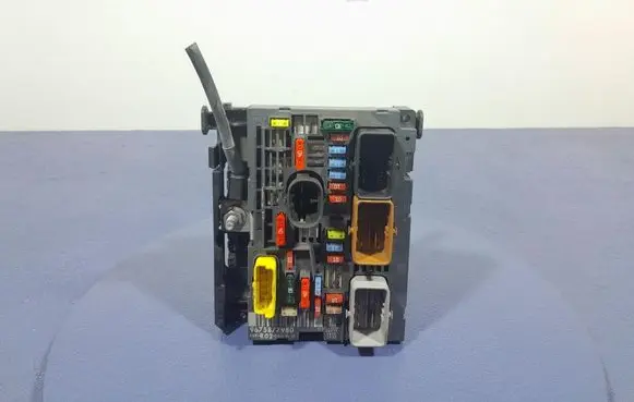 Peugeot 3008 I Fuse box set 9675877980