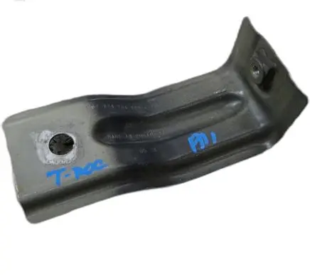 Volkswagen T-Roc Fender mounting bracket 