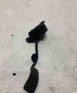 Volkswagen PASSAT B5.5 Accelerator throttle pedal 8E2721523C 6PV00777033